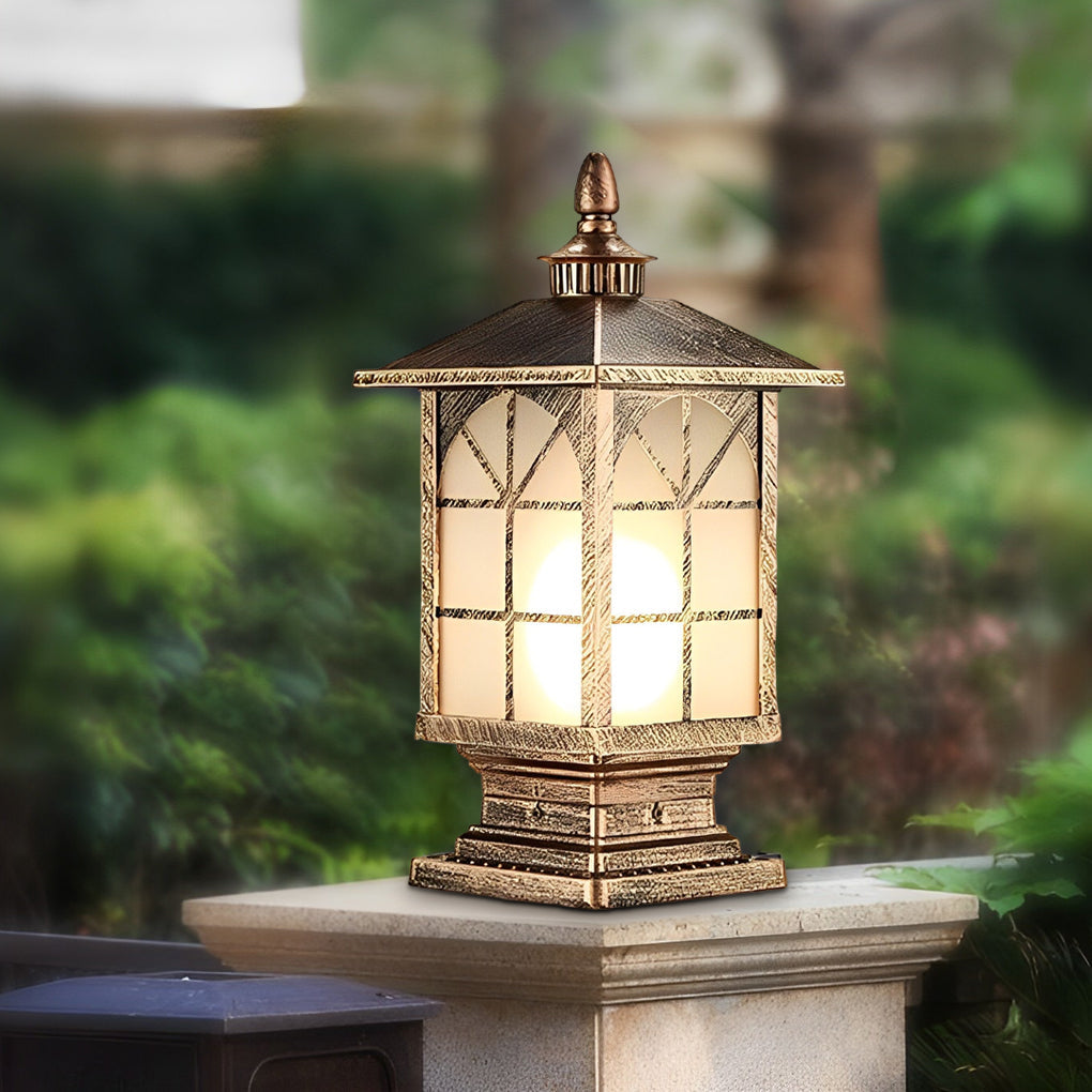 Farol de pilar exterior Kolmara sobre un pilar de jardín – imagen 6