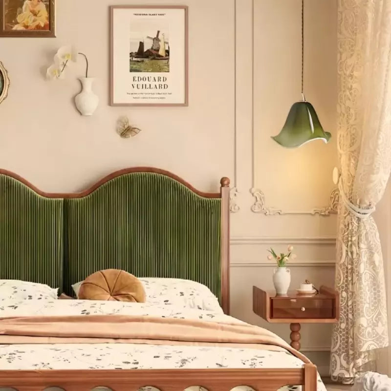 Lámpara colgante de cristal verde Dalira – junto a la cama