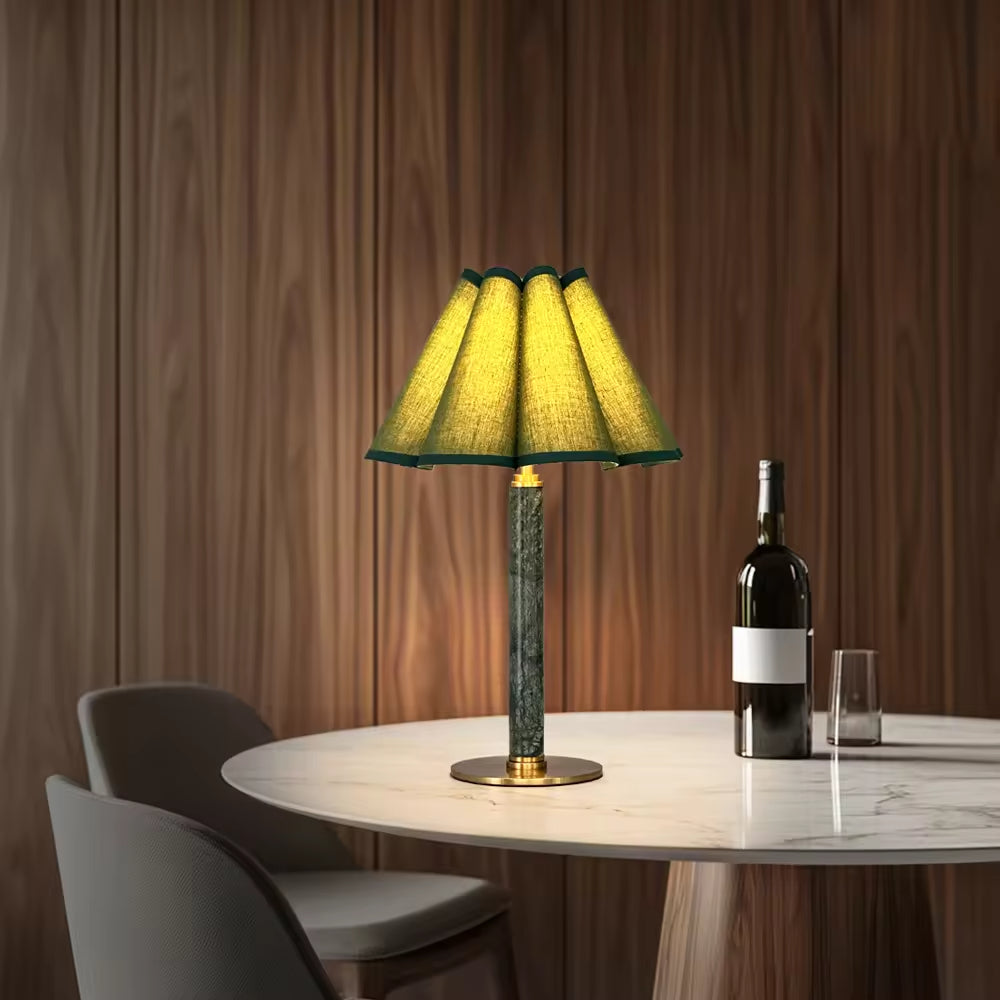 Lámpara de mesa inalámbrica Rizada en un salón acogedor – imagen 8
