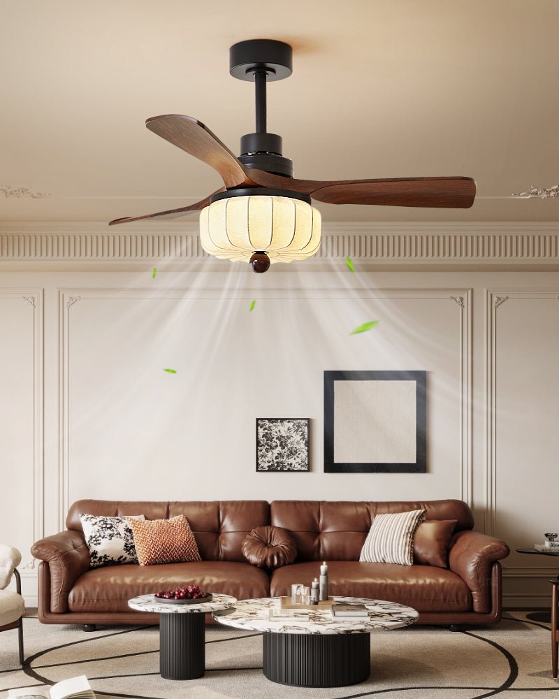 Ventilador de techo con luz Nostalia en un salón acogedor – imagen 6