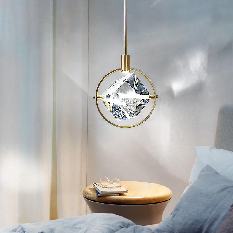 Lámpara colgante LED de cristal Diamela – junto a la cama