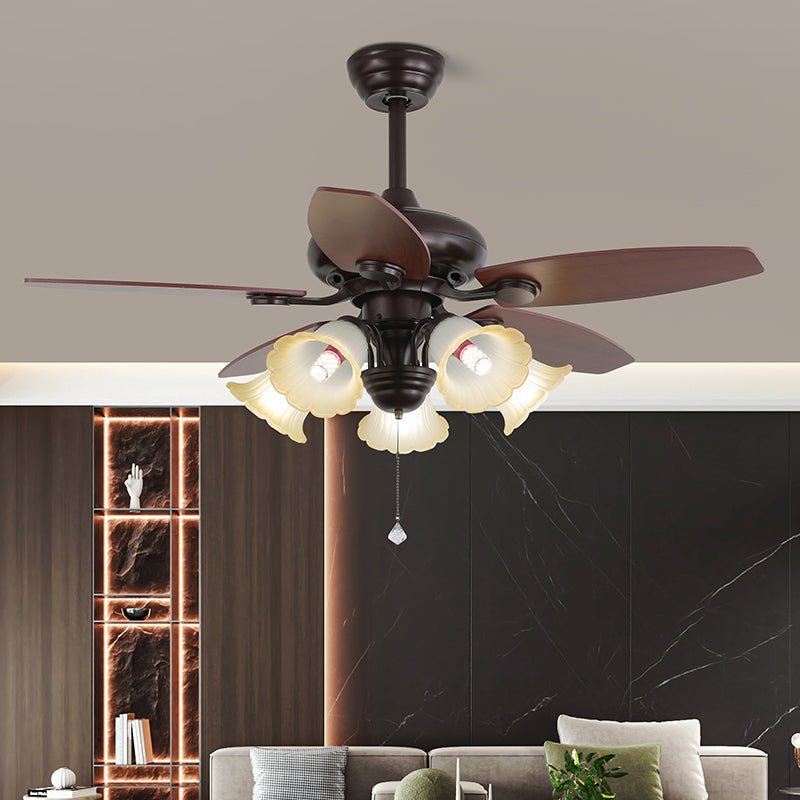 Ventilador de techo con luz Ambela en un comedor acogedor – imagen 2