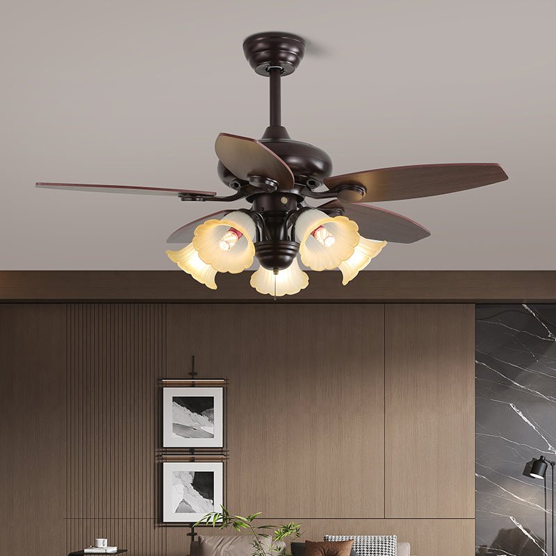 Ventilador de techo con luz Ambela en un comedor acogedor – imagen 6
