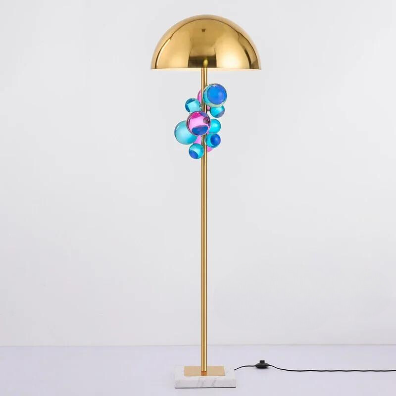 Lámpara dorada con esferas de vidrio Kanica – de pie con esferas de colores