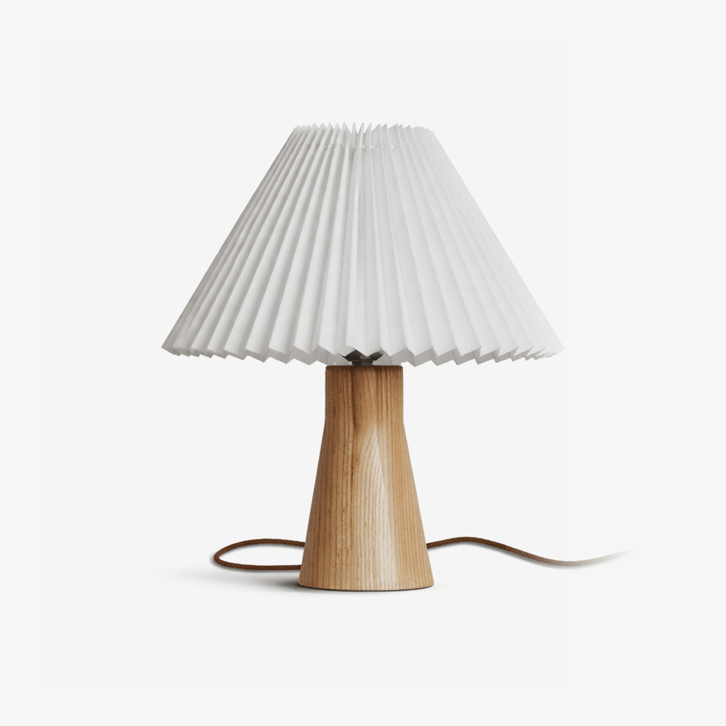 Lámpara de mesa con pantalla plisada Hilveta – vista principal