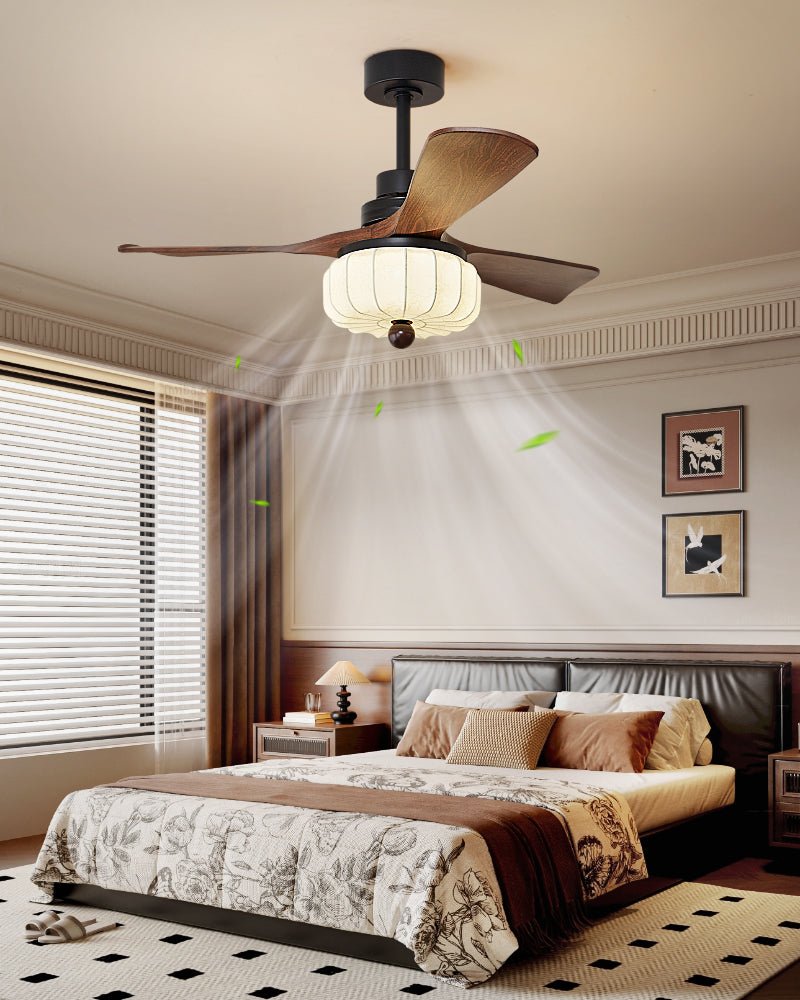 Ventilador de techo con luz Nostalia en un salón acogedor – imagen 4