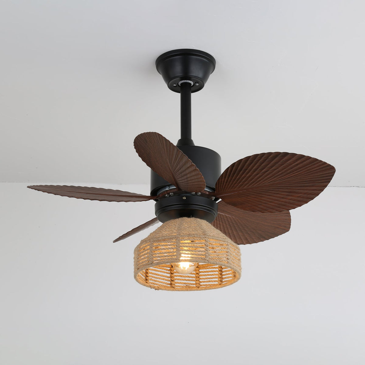 Ventilador de techo con luz Hebrana en un salón de estilo natural – imagen 5