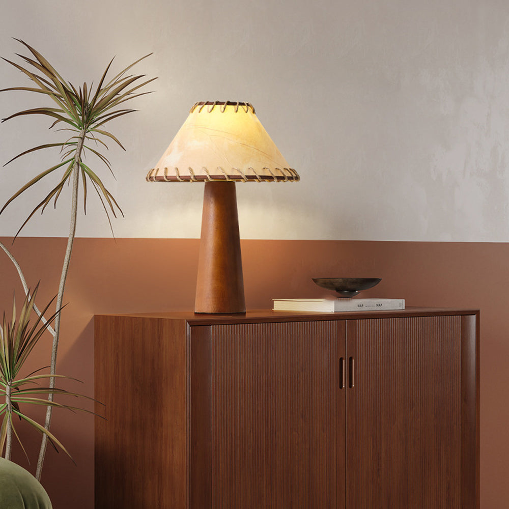 Lámpara de mesa seta de madera Lunseta en un salón de estilo mid century – imagen 4