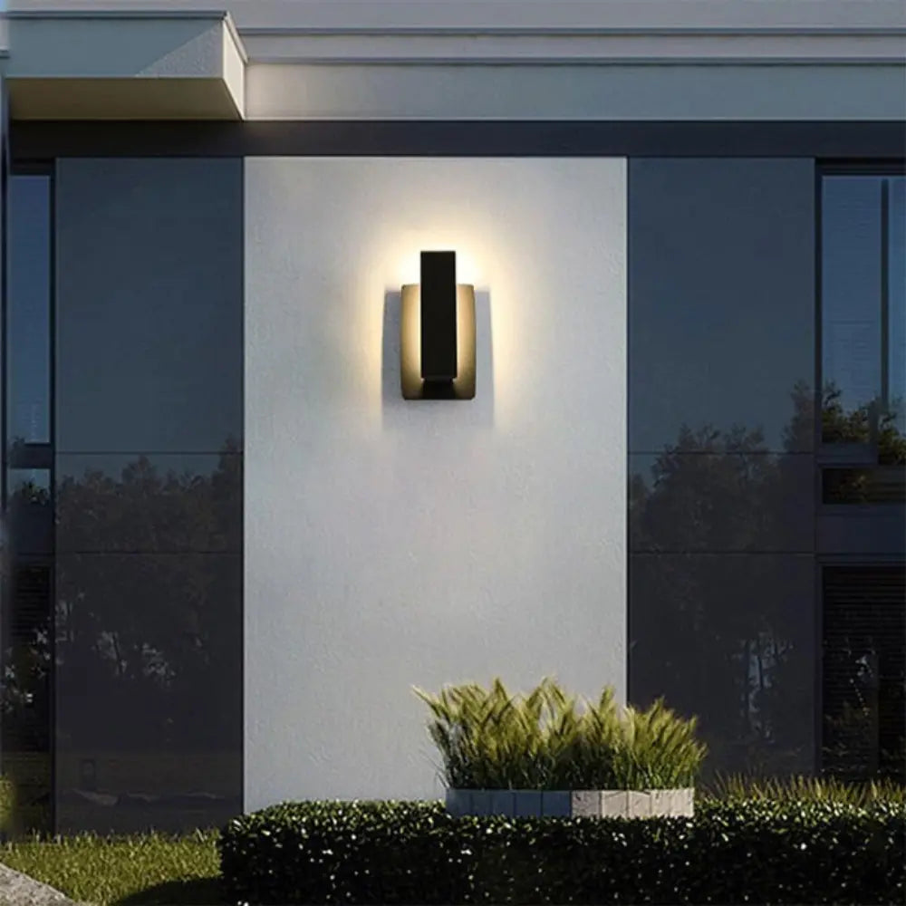 ClimaLuz – Lámpara de Pared Exterior Resistente