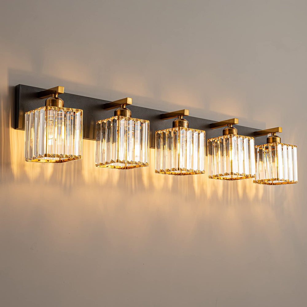 Aplique de pared para espejo con cristal Pirsela – versión de 5 luces encendida