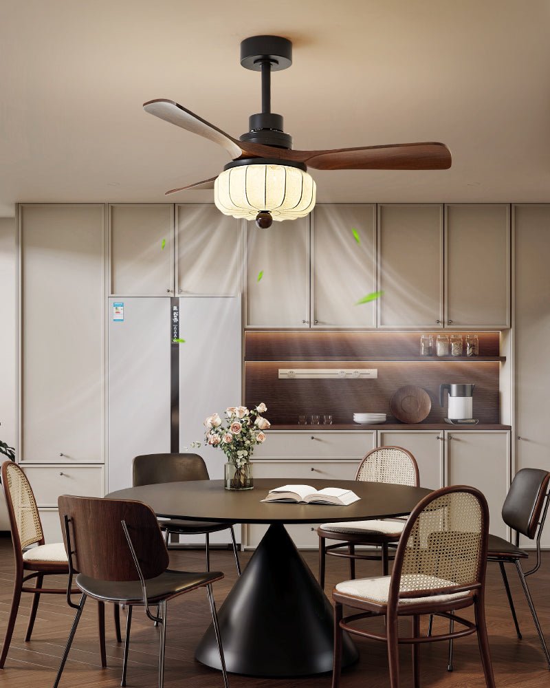 Ventilador de techo con luz Nostalia en un salón acogedor – imagen 5