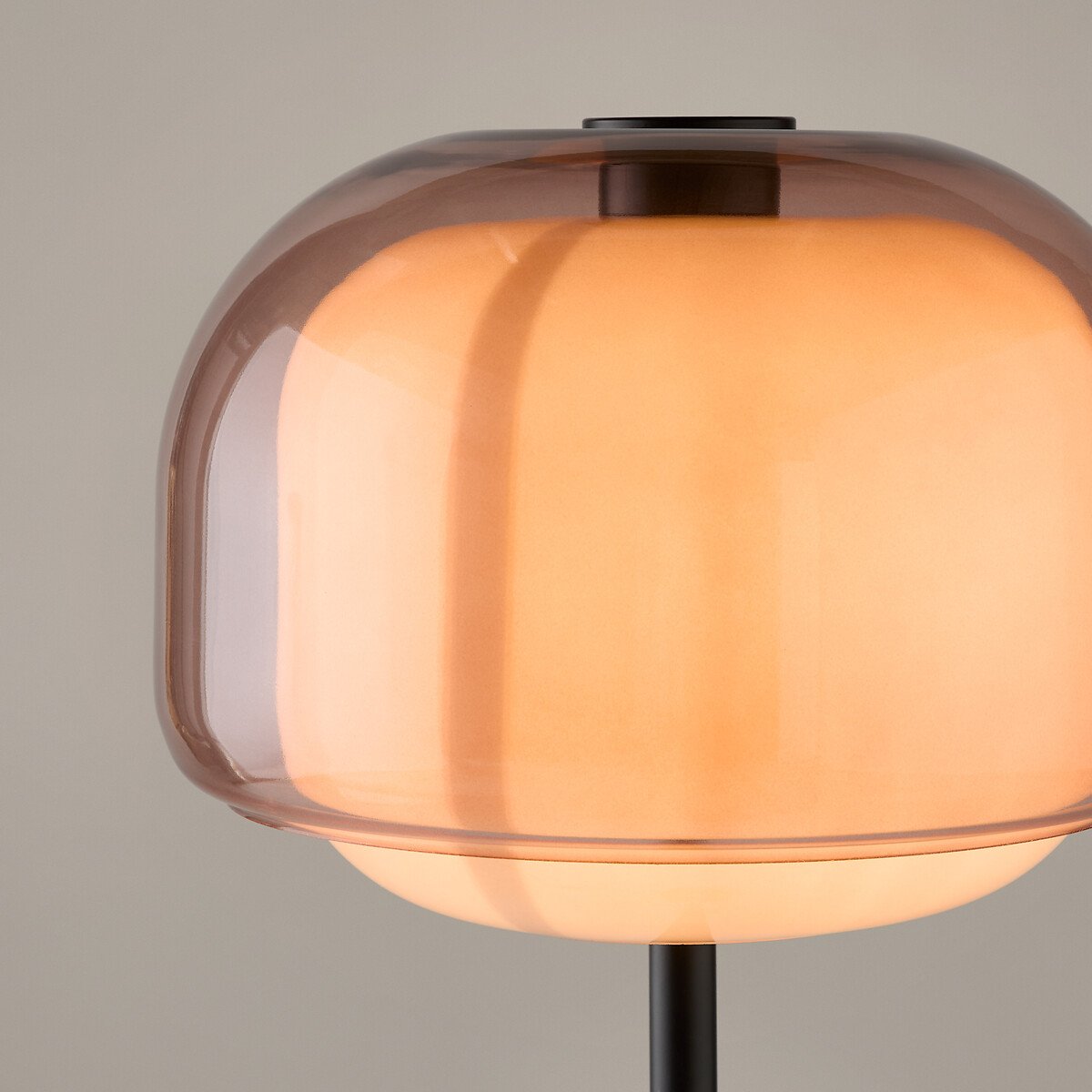 Lámpara de pie de cristal Tomira – pantalla encendida