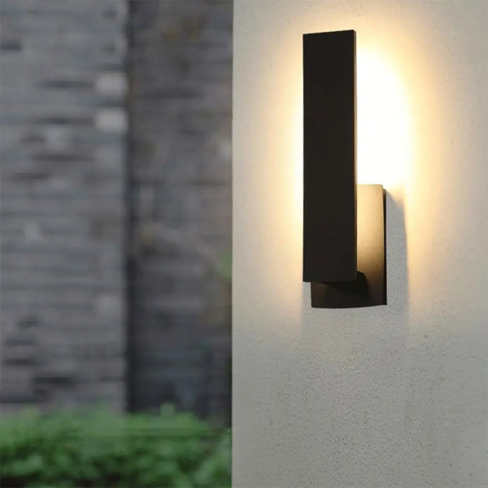 ClimaLuz – Lámpara de Pared Exterior Resistente