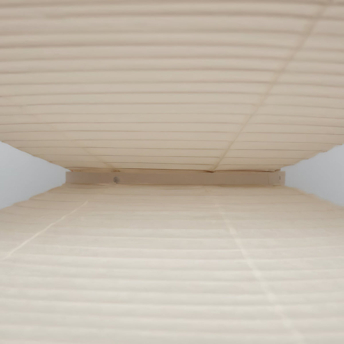 Lámpara colgante de papel washi Fumia – detalle de la pantalla de papel