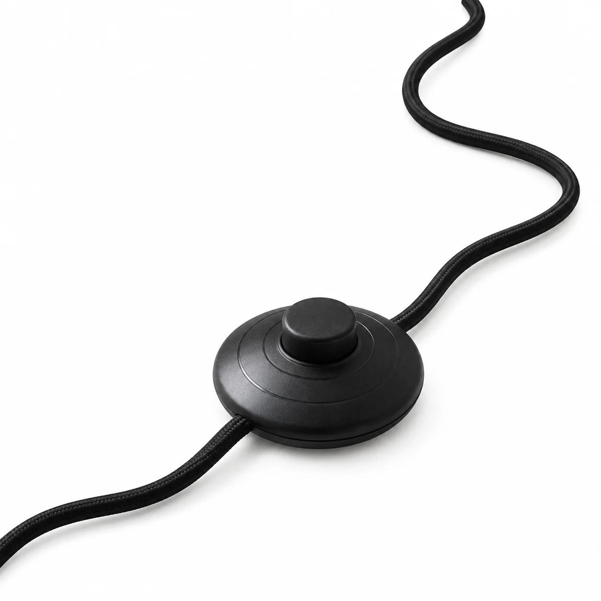 Lámpara de pie curva Torvina – interruptor de pie en el cable