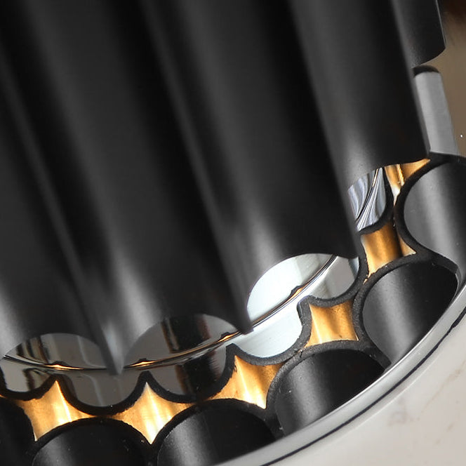 Lámpara de mesa orientable Velisca – detalle de la base acanalada