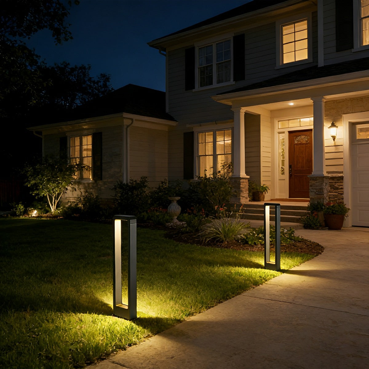 Baliza de jardín LED Ibrena en un jardín moderno – imagen 4