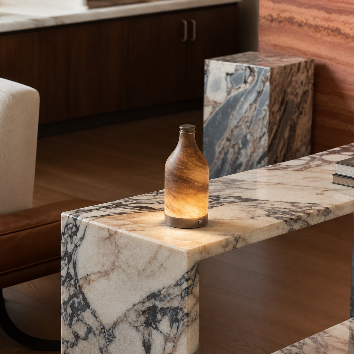 Gasira - Lámpara de Mesa Recargable de Ónice Natural en Forma de Botella
