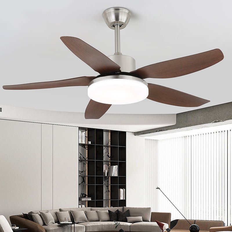 Ventilador de techo con luz Tamiza en un salón moderno – imagen 7