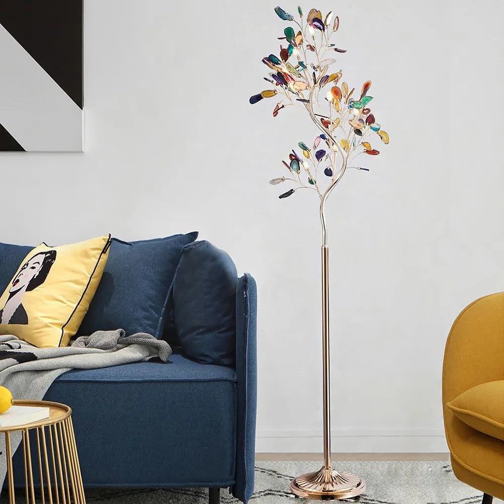 Lámpara de pie árbol con hojas de ágata Jaspira en un salón elegante – imagen 15