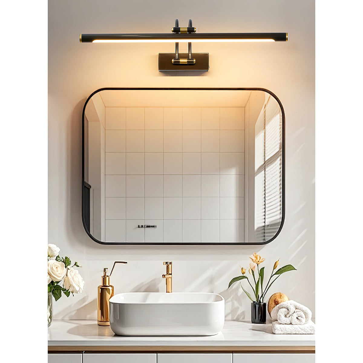 Aplique para cuadros recargable Retablo sobre un cuadro en el salón – imagen 9