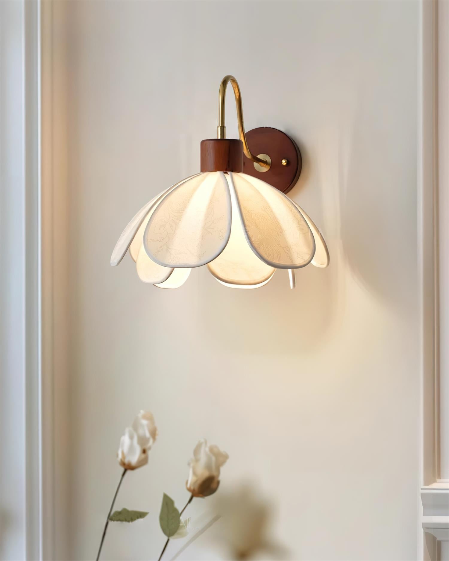 Aplique de Pared Ciena en Forma de Pétalo con Luz Suave y Diseño Minimalista 7