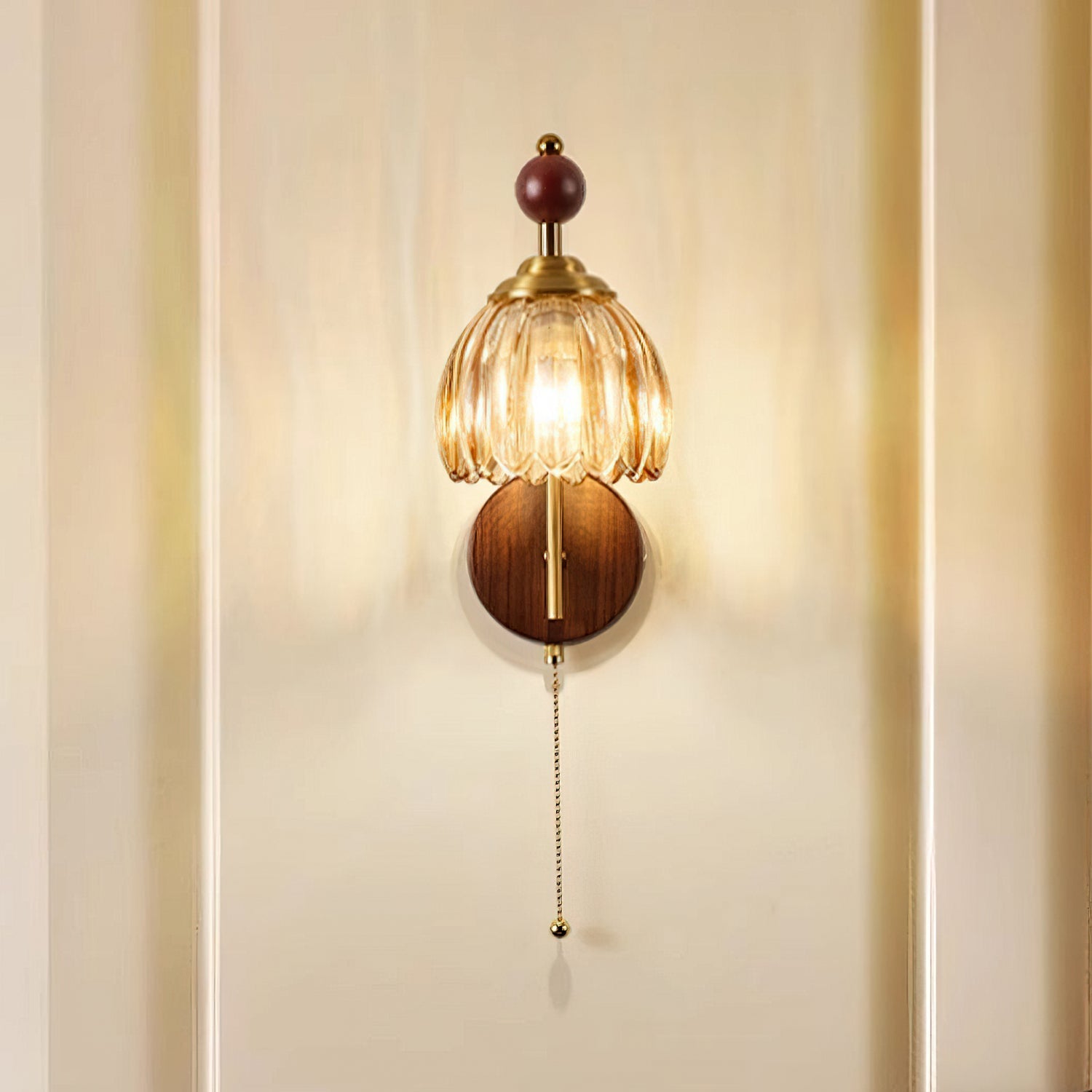 Aplique de Pared Freya de Estilo Retro en Madera y Latón – Lámpara de Interior Elegante 4