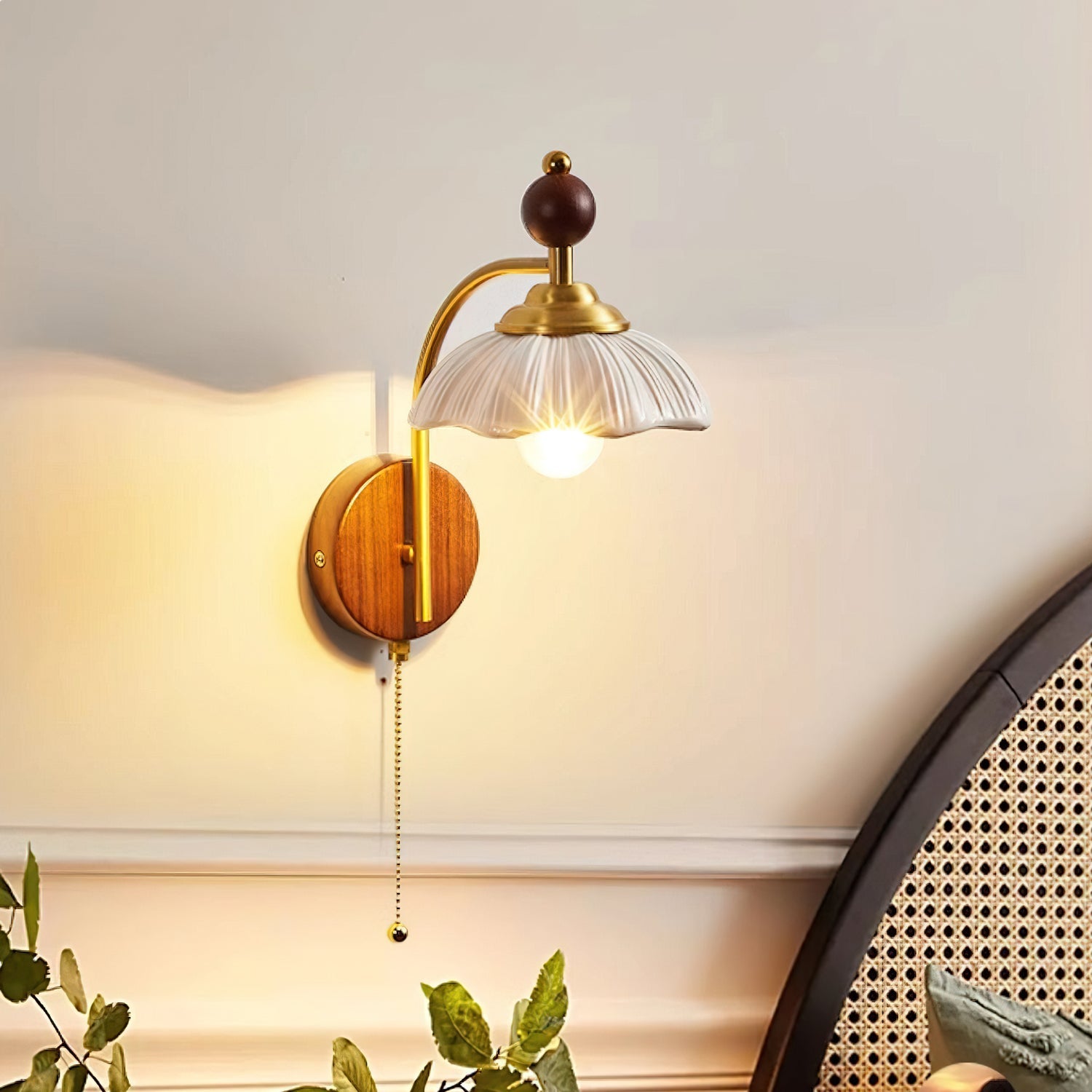 Aplique de Pared Freya de Estilo Retro en Madera y Latón – Lámpara de Interior Elegante 7