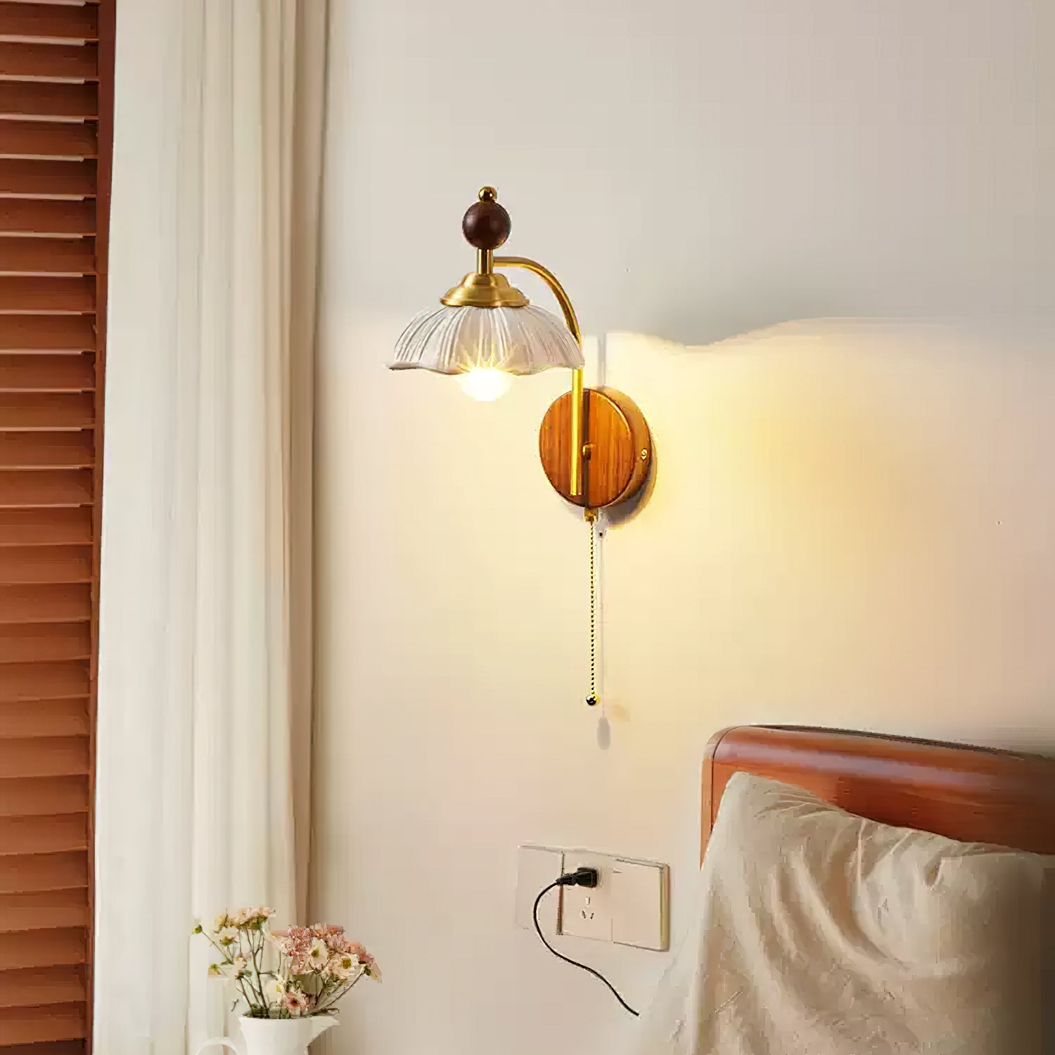 Aplique de Pared Freya de Estilo Retro en Madera y Latón – Lámpara de Interior Elegante 8