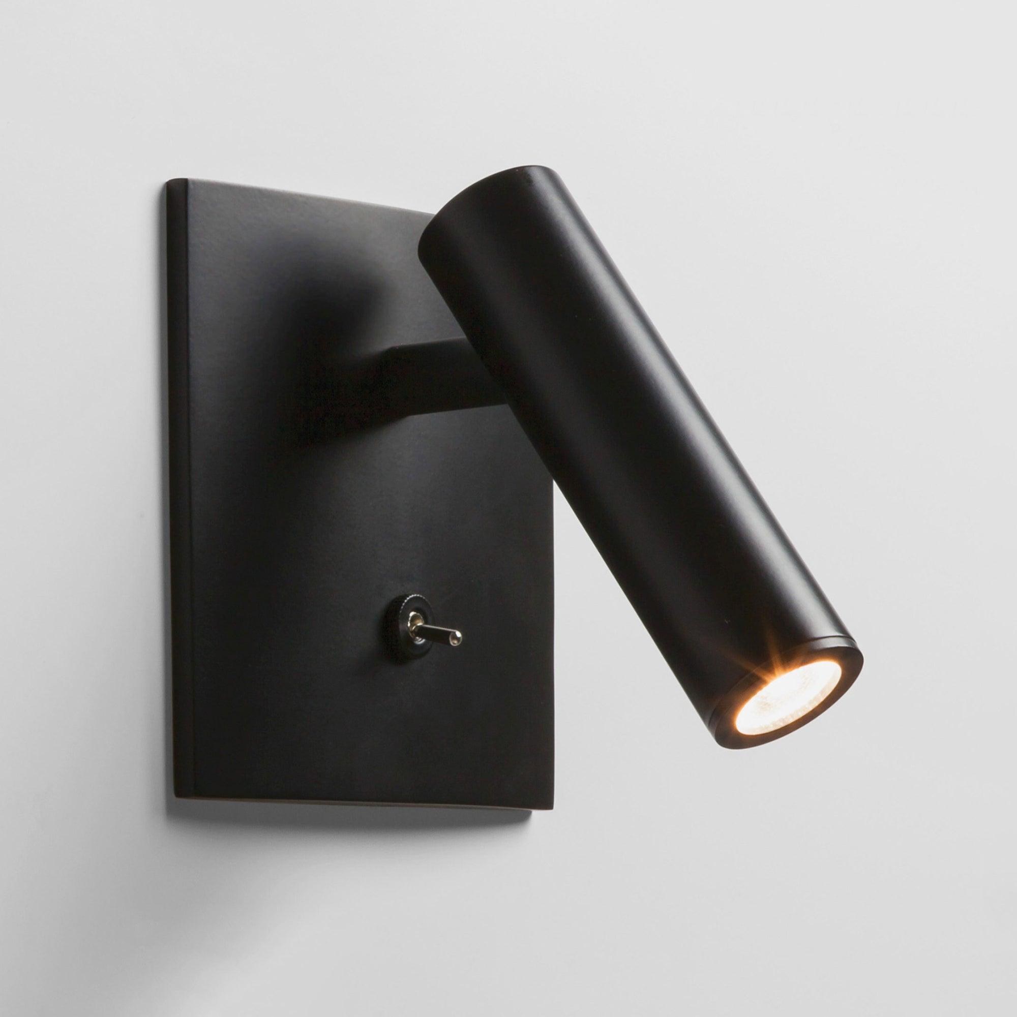 Aplique de Pared LED Cuadrado con Diseño Moderno y Luz Cálida – Negro y Cobre 0