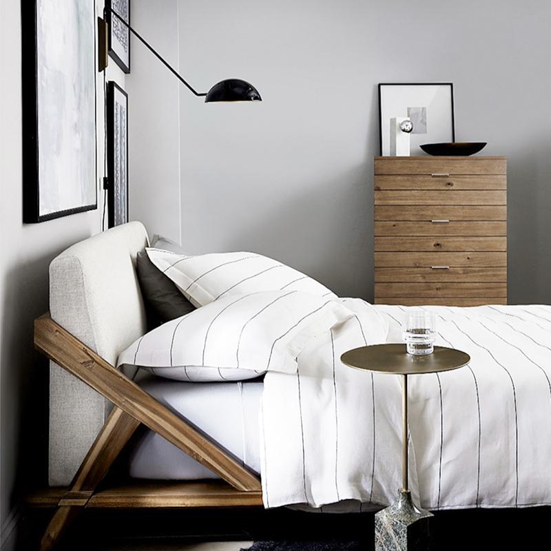 Aplique de Pared Moderno de 1 Foco en Negro y Latón para Dormitorio, Diseño Elegante y Fácil Instalación 0
