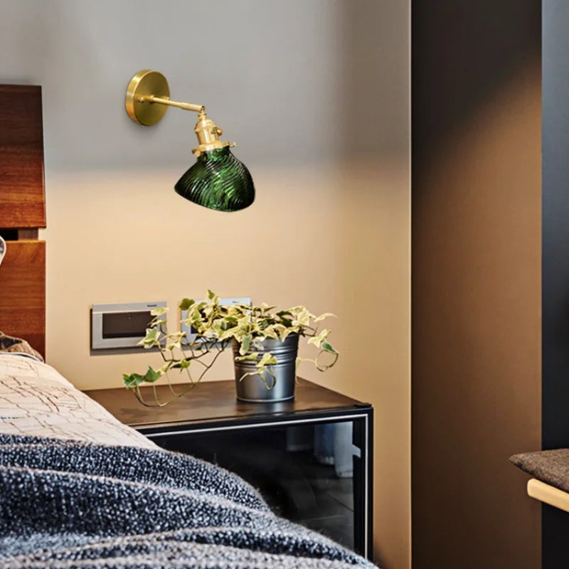 Aplique de Pared Vintage con Diseño Antiguo y Luz Cálida – Elegancia Atemporal 1