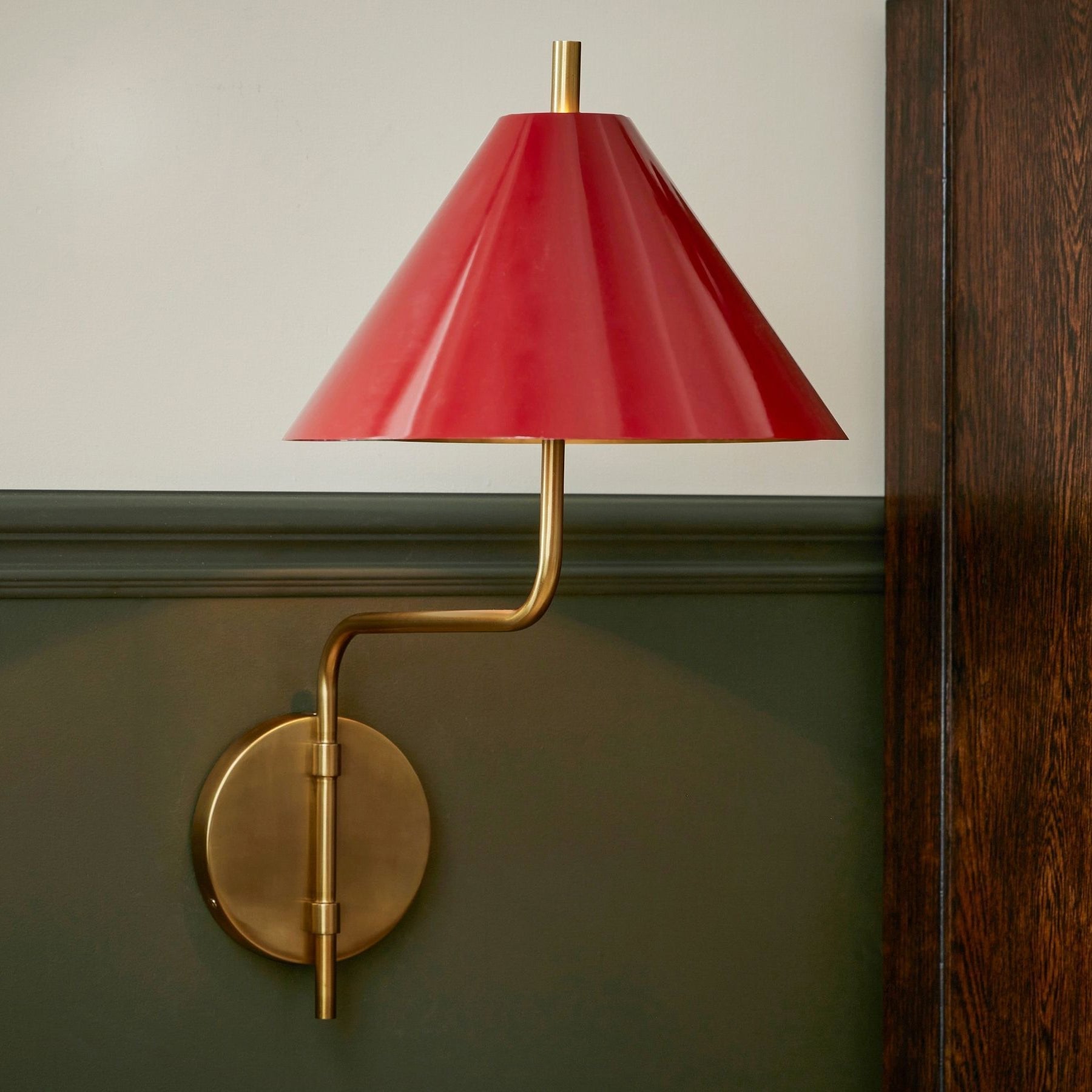 Aplique de Pared de Metal Dorado con Pantalla de Lino - Diseño Elegante para Dormitorio y Espacios Modernos 2