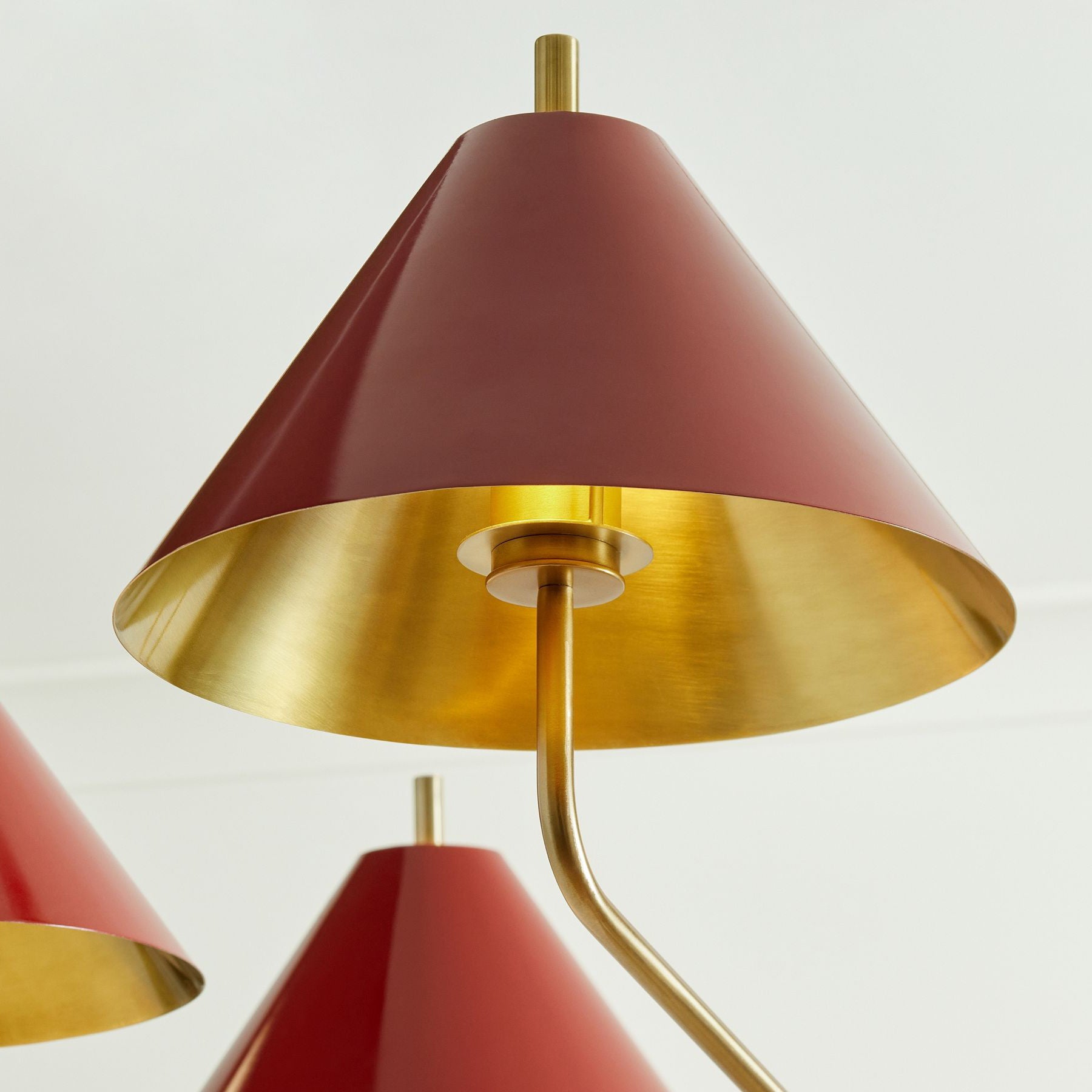 Aplique de Pared de Metal Dorado con Pantalla de Lino - Diseño Elegante para Dormitorio y Espacios Modernos 4