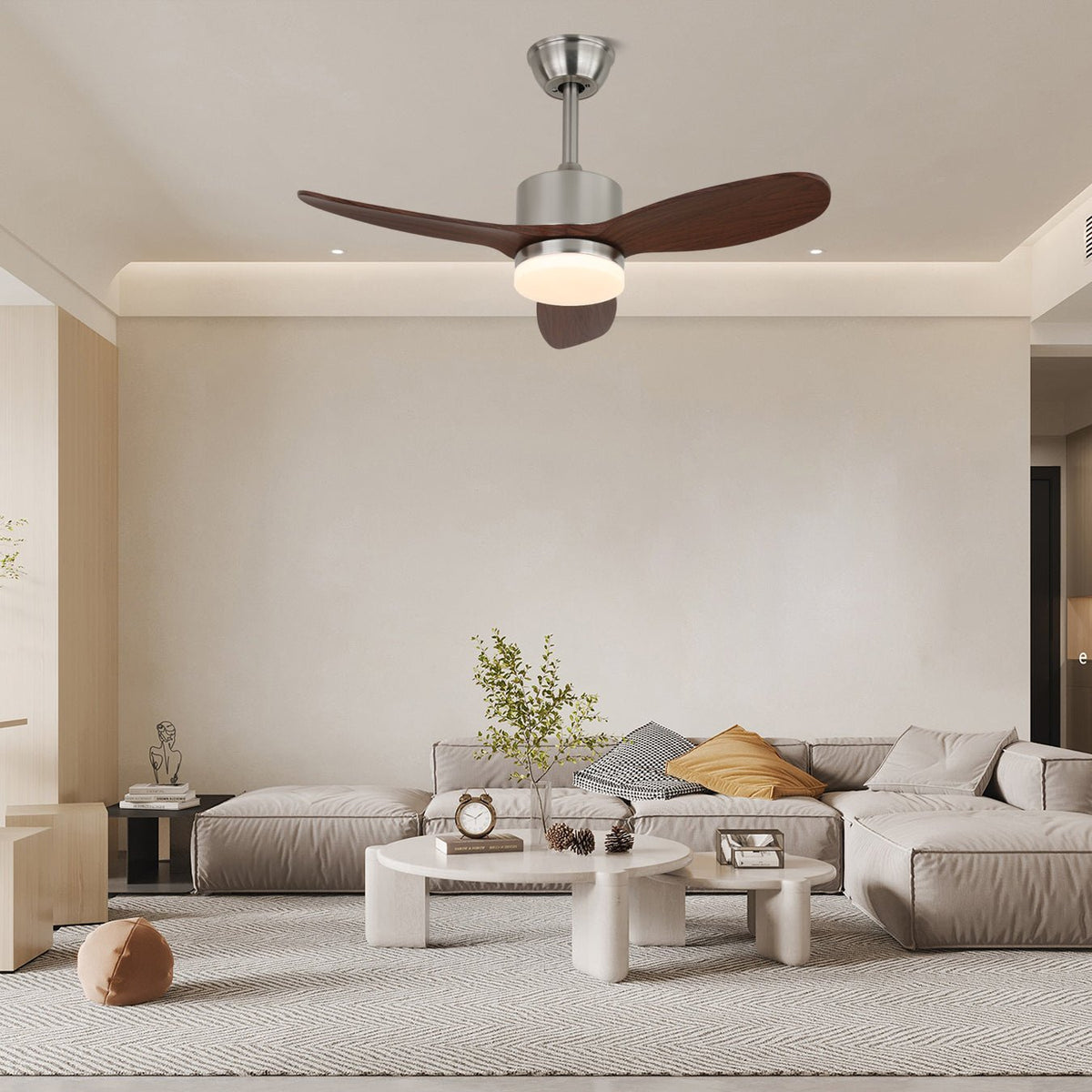 Ventilador de techo con luz Dalvera en un salón contemporáneo – imagen 2