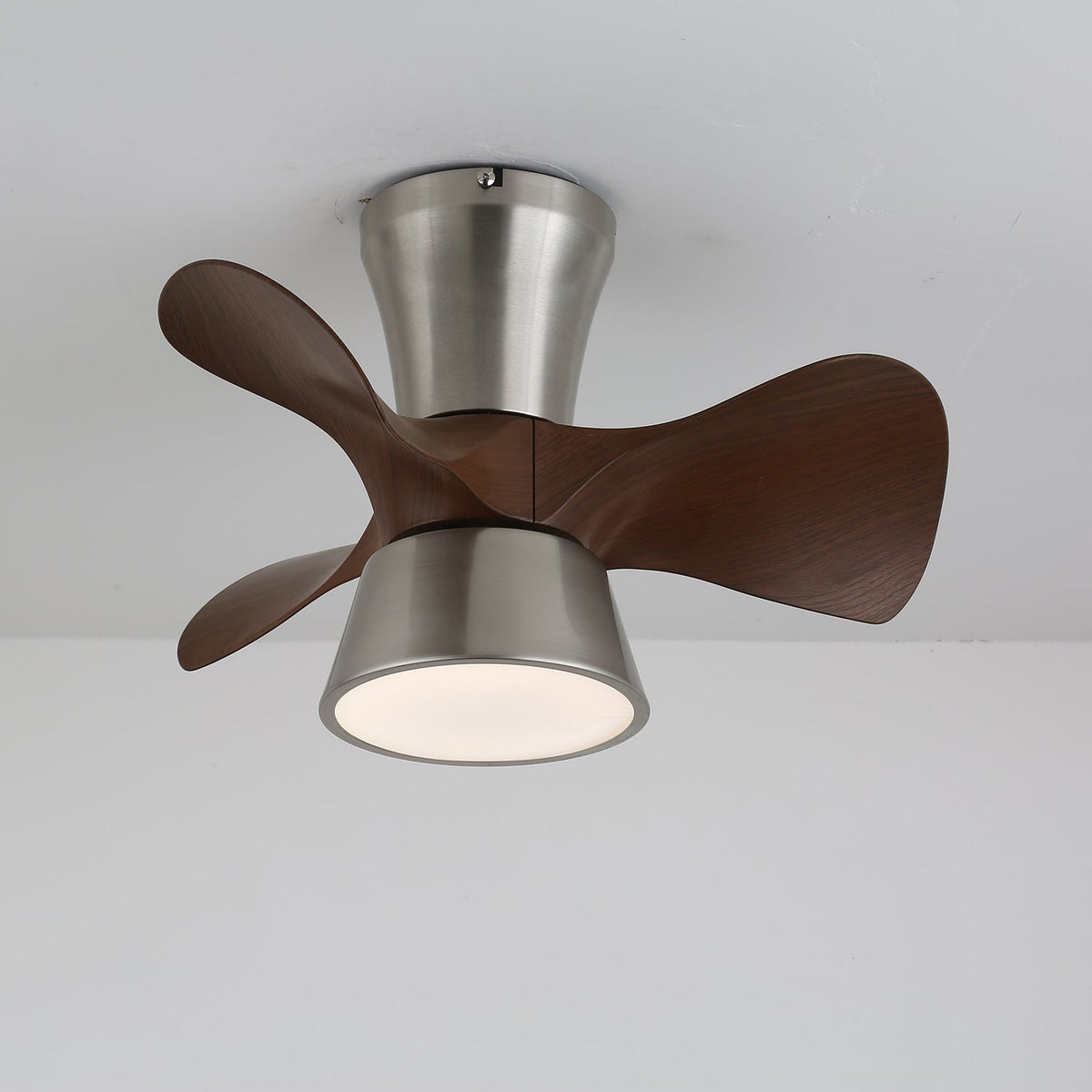Ventilador de techo con luz Melvento – pantalla cónica