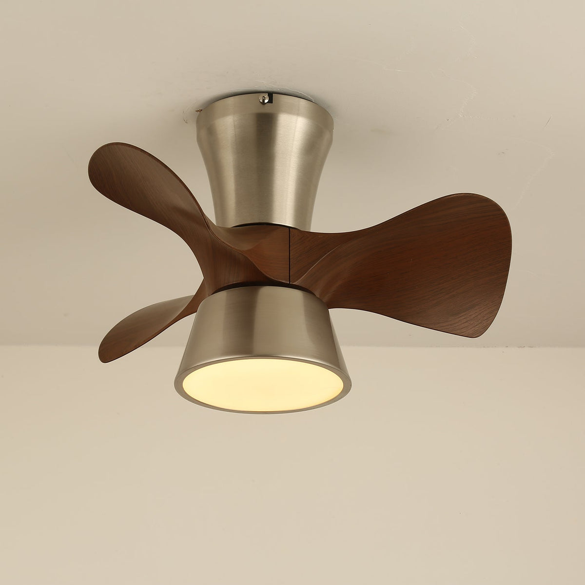 Ventilador de techo con luz Melvento en una cocina moderna – imagen 12