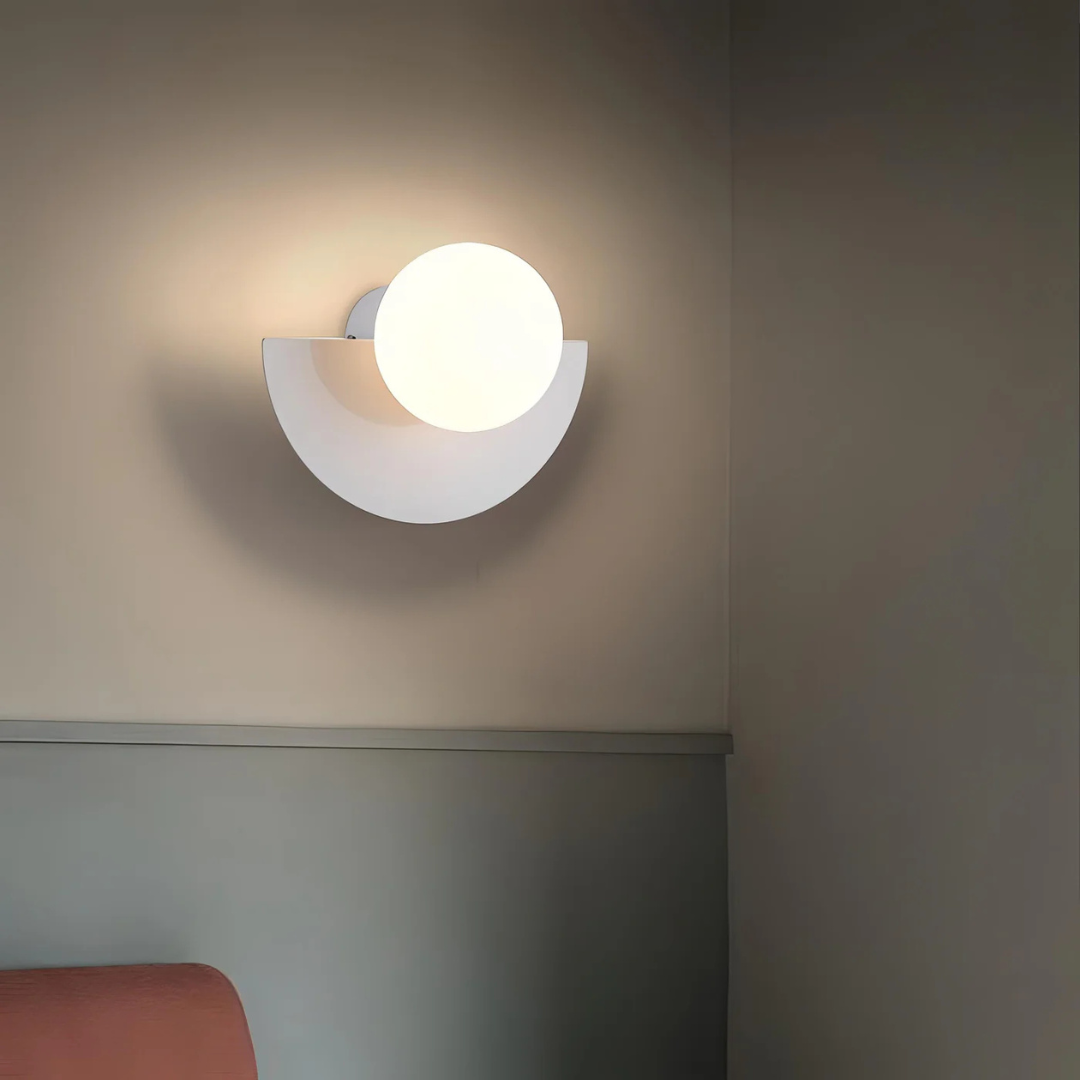 Lunetta: Aplique de Pared Moderno LED con Diseño de Media Luna