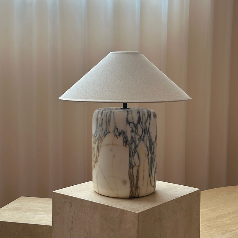 Lámpara de mesa de mármol Vetania – tamaño grande
