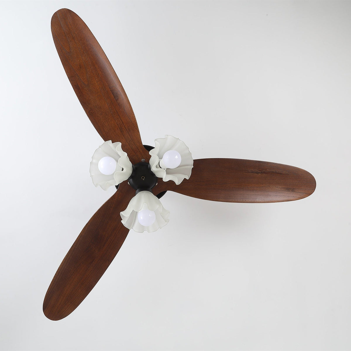 Ventilador de techo con luz Volanta en un dormitorio romántico – imagen 21