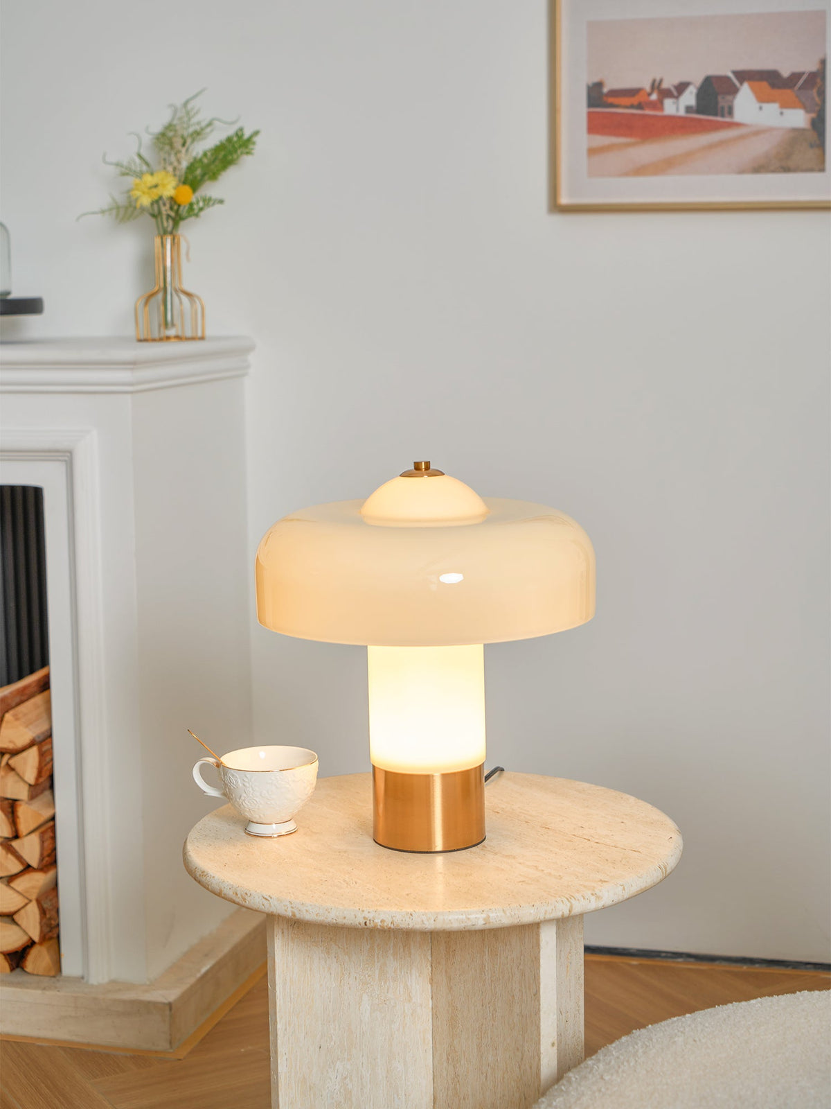 Lámpara de mesa de cristal tipo hongo Ebrela en un salón luminoso – imagen 16
