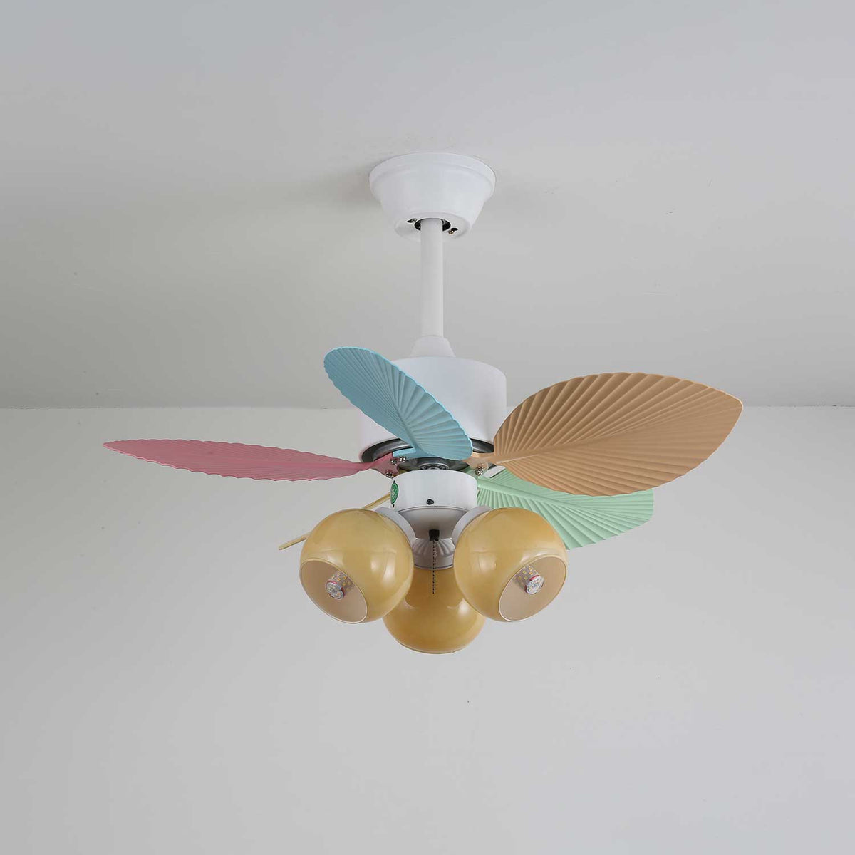 Ventilador de techo con luz Malvisca en una habitación infantil – imagen 28