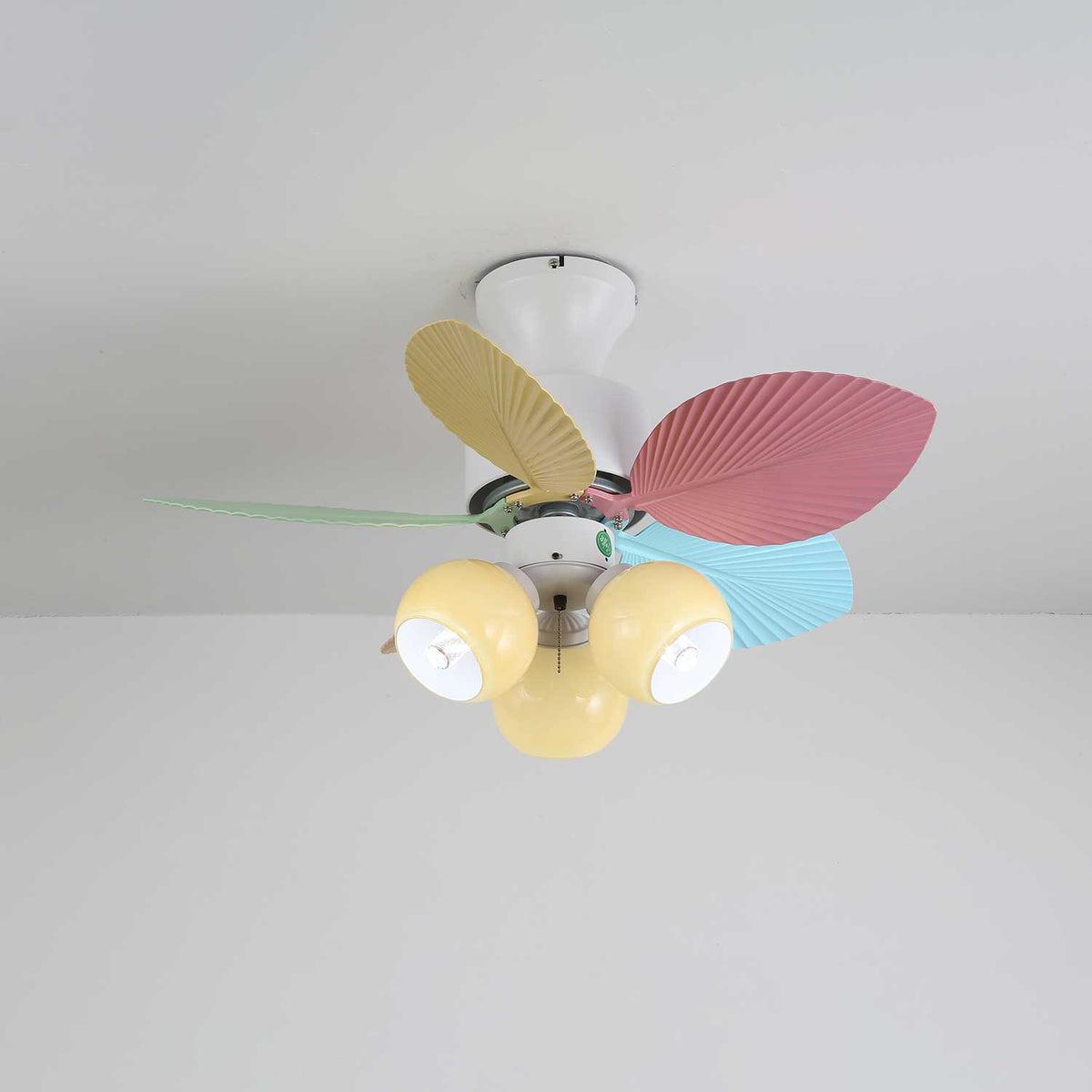 Ventilador de techo con luz Malvisca en una habitación infantil – imagen 29