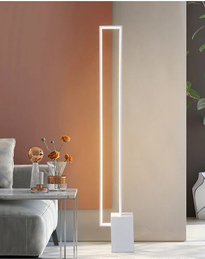 Lámpara de pie LED rectangular Tevaro – en blanco con luz cálida