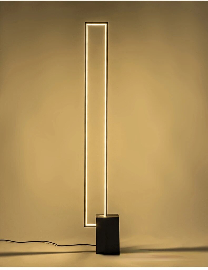 Lámpara de pie LED rectangular Tevaro – con luz cálida