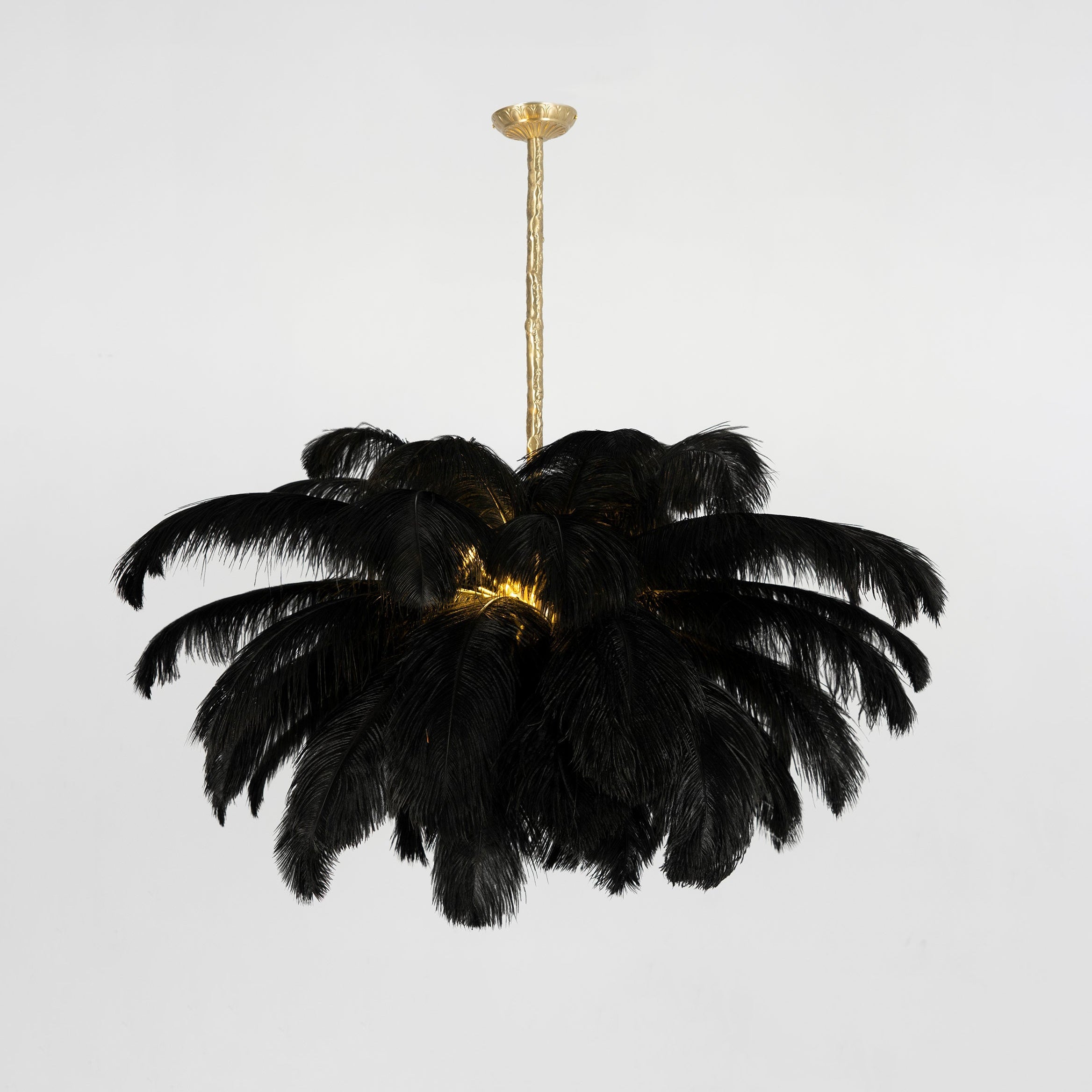 Chandeliers de Plumas de Avestruz Extra Grande con Base de Latón – Iluminación de Lujo 22