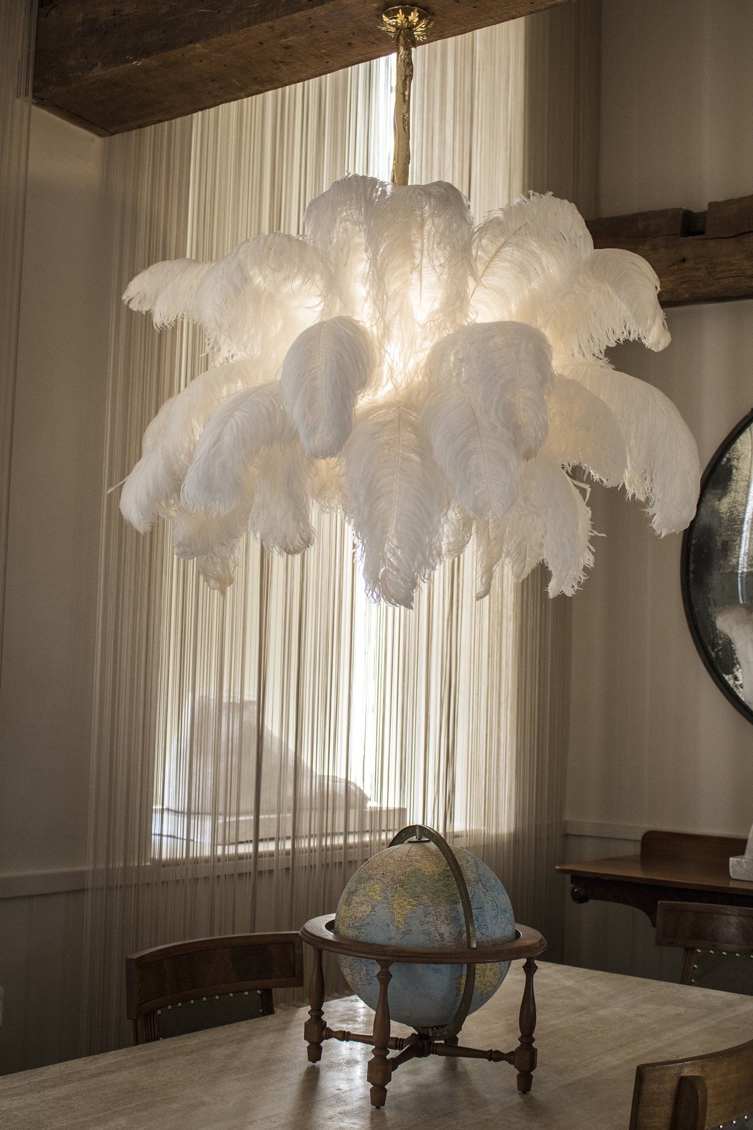 Chandeliers de Plumas de Avestruz Extra Grande con Base de Latón – Iluminación de Lujo 6