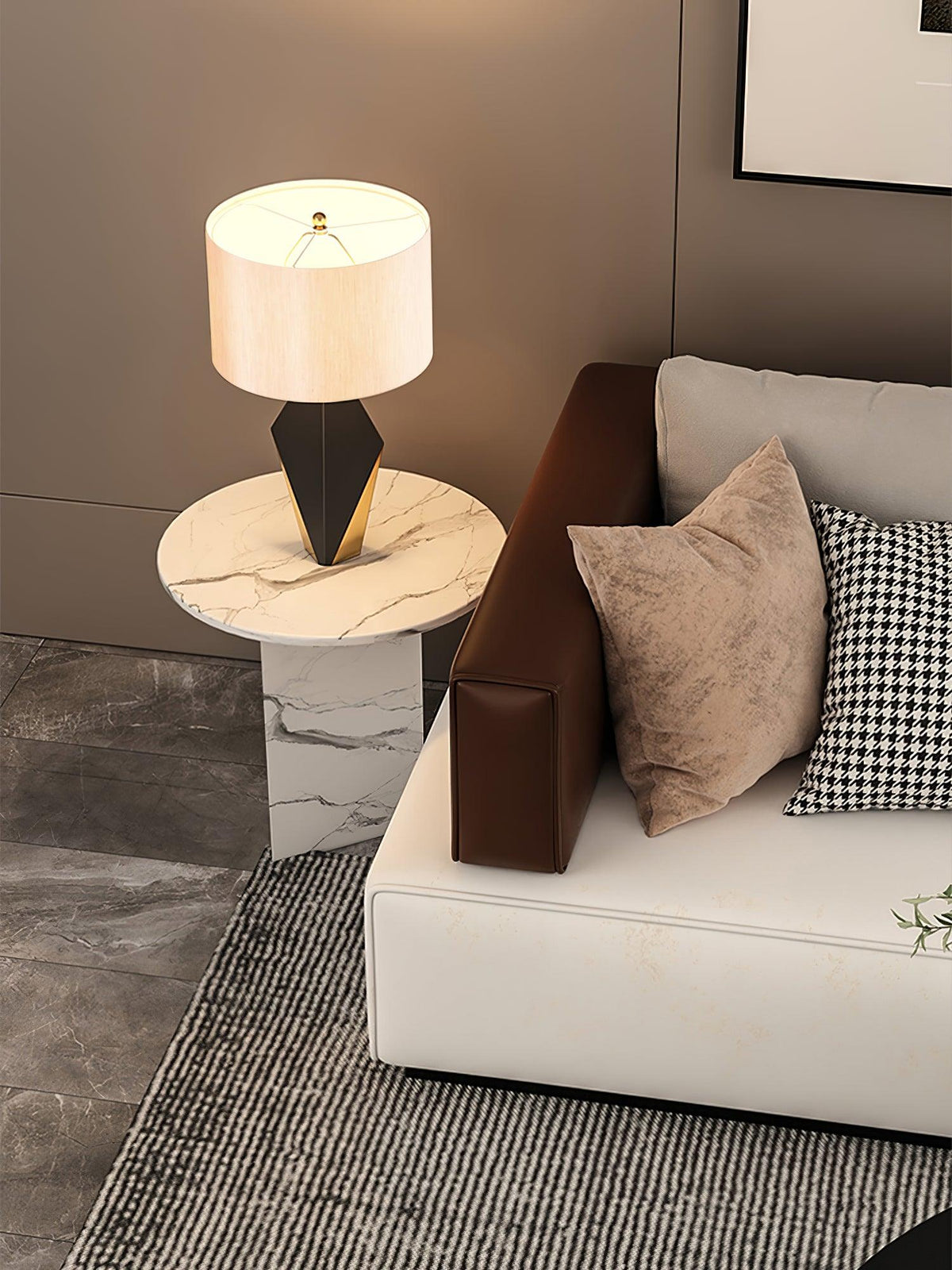 Lámpara de mesa moderna Kanto sobre un aparador del salón – imagen 4