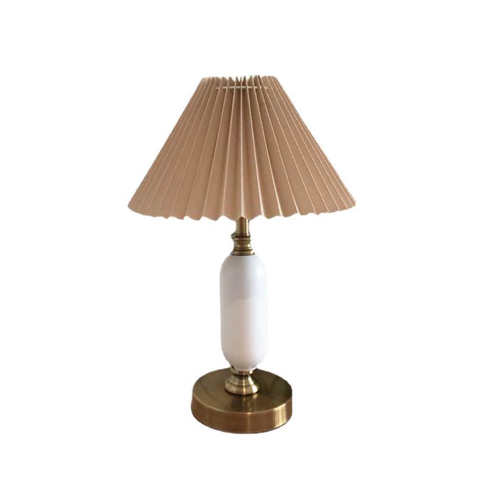 Lámpara de mesa vintage Rufela – pantalla marrón y pie blanco sobre fondo blanco
