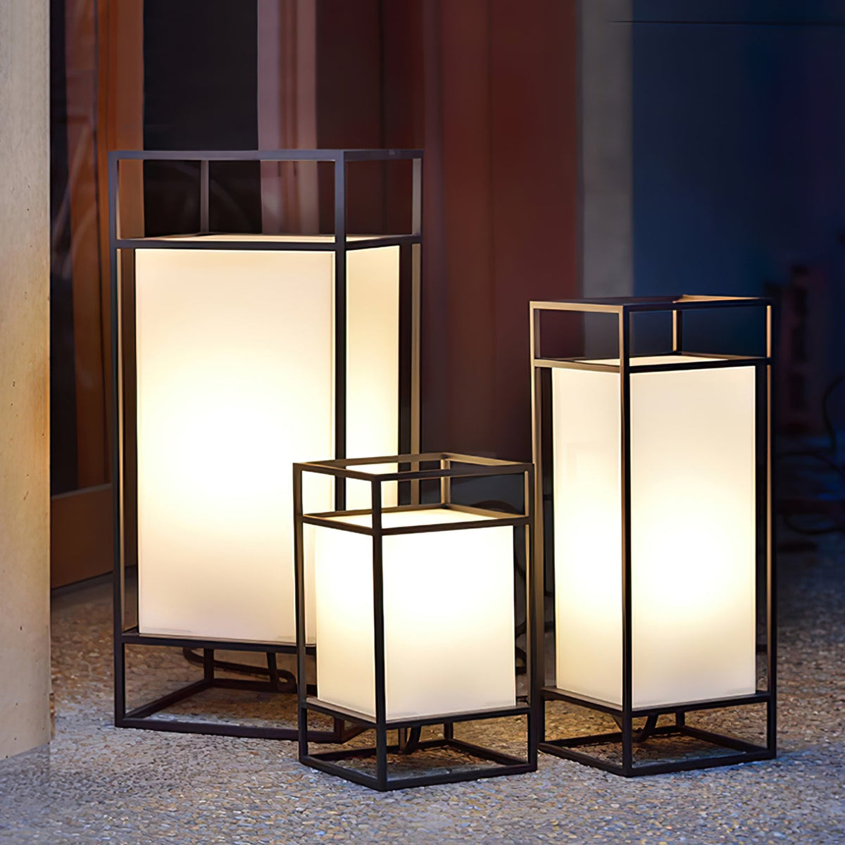 Farol de mesa para exterior Candilo en una terraza al anochecer – imagen 13